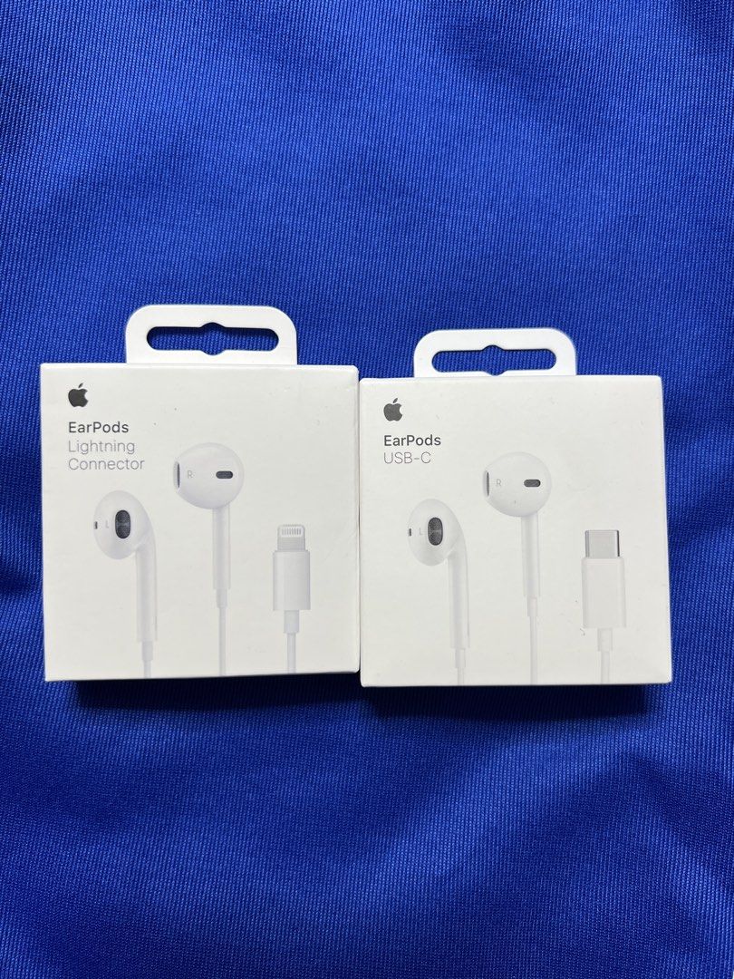 EARPODS USB-C / LIGHTNING PLUG AND PLAY (Category: Earphones) located in Manila. Submitted by as_onlineshop11 (Listing ID 1457121944, Image 1). Description: .