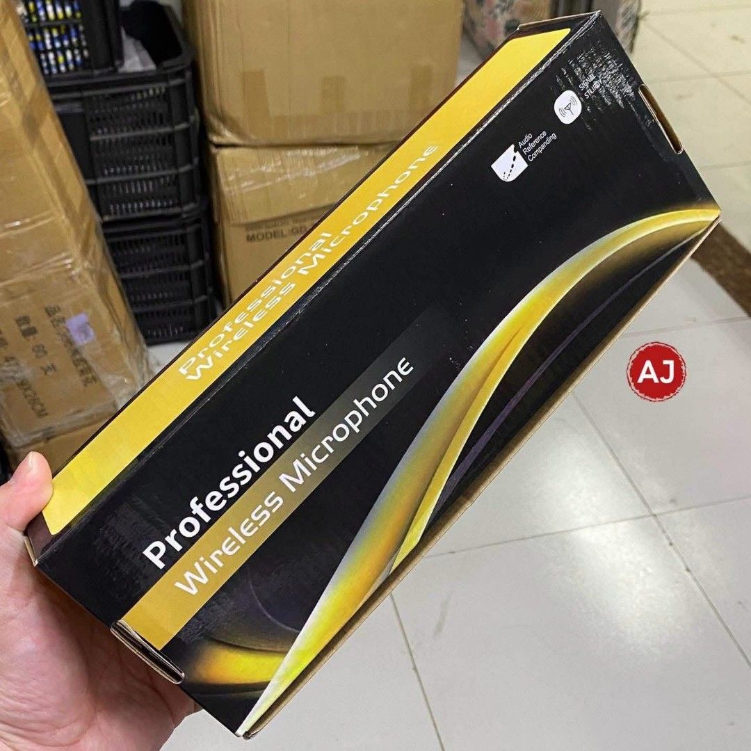 ECAM MD108 Professional Wireless Microphone System (Category: Microphones) located in Manila. Submitted by chaionlineshop (Listing ID 1457043865, Image 3). Description: - Professional wireless microphone system - Ideal for live performances and presentations - Compatible with devices featuring a 6.35mm (1/4 inch) interface - Package includes: Receiver, Transmitter, USB Charging Cable, and Adapter - Simple to set up and operate - Delivers clear an