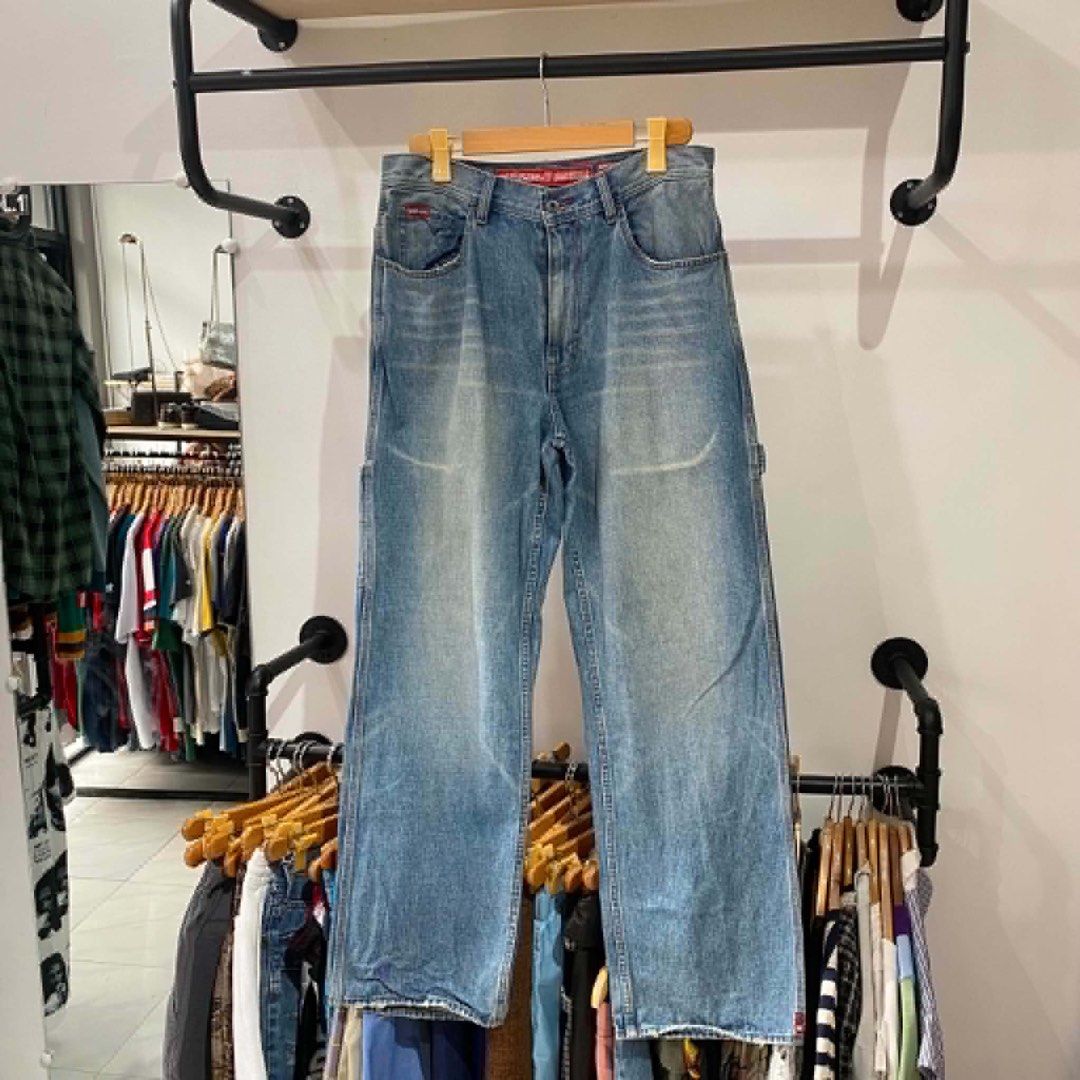 ECKO UNLTD. Baggy Carpenter Denim Jeans (Category: Jeans) located in Bambang. Submitted by heats777 (Listing ID 1457042991, Image 3). Description: - Classic blue denim jeans from ECKO UNLTD. - Baggy fit, perfect for a streetwear look. - Features multiple pockets and a utility loop. - Great for casual wear. - A staple piece for any wardrobe..