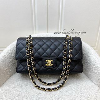 (Category: ) located in . Submitted by brands_lover (Listing ID 1455699313, Image 1). Description: .