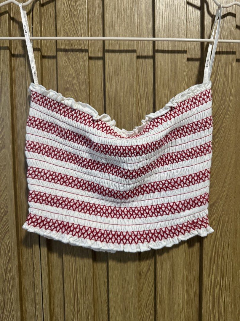 Forever 21 Striped Tube Top (Category: Sleeveless) located in Paranaque City. Submitted by prelovedbye__ (Listing ID 1457083456, Image 1). Description: .