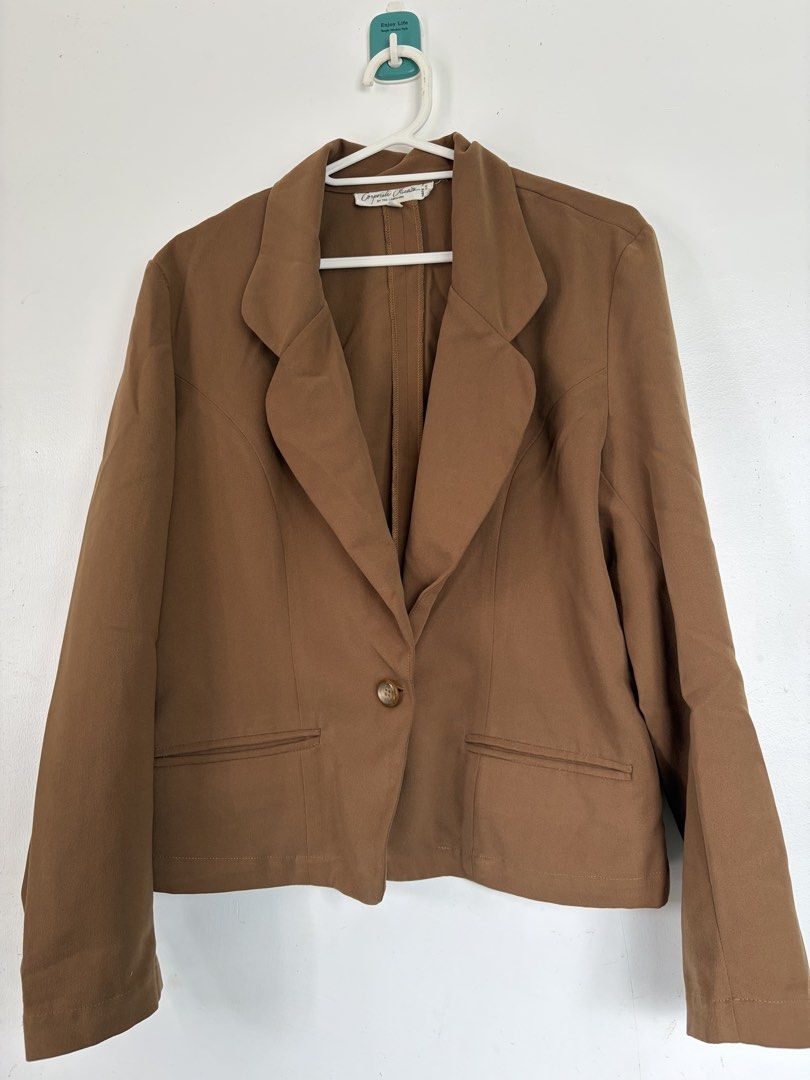 Formal blazer/Cardigan (Category: Coats, Jackets and Outerwear) located in Lipa City. Submitted by riz022 (Listing ID 1456981056, Image 1). Description: Fits small to semi large .
