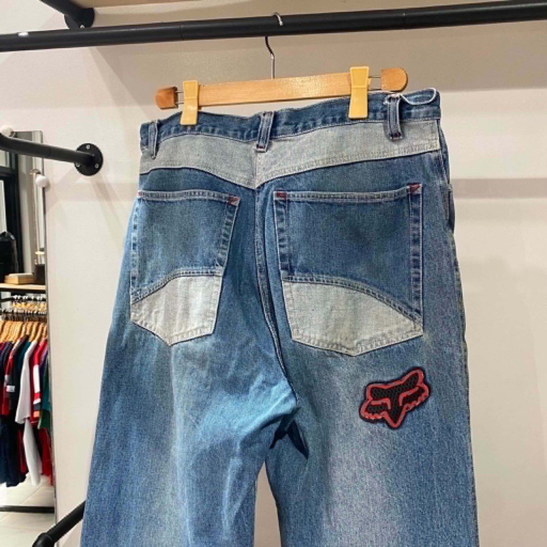 Fox Racing Denim Jeans Baggy Fit Patch Logo (Category: Jeans) located in Bambang. Submitted by heats777 (Listing ID 1457042763, Image 1). Description: Issue: None Good condition .