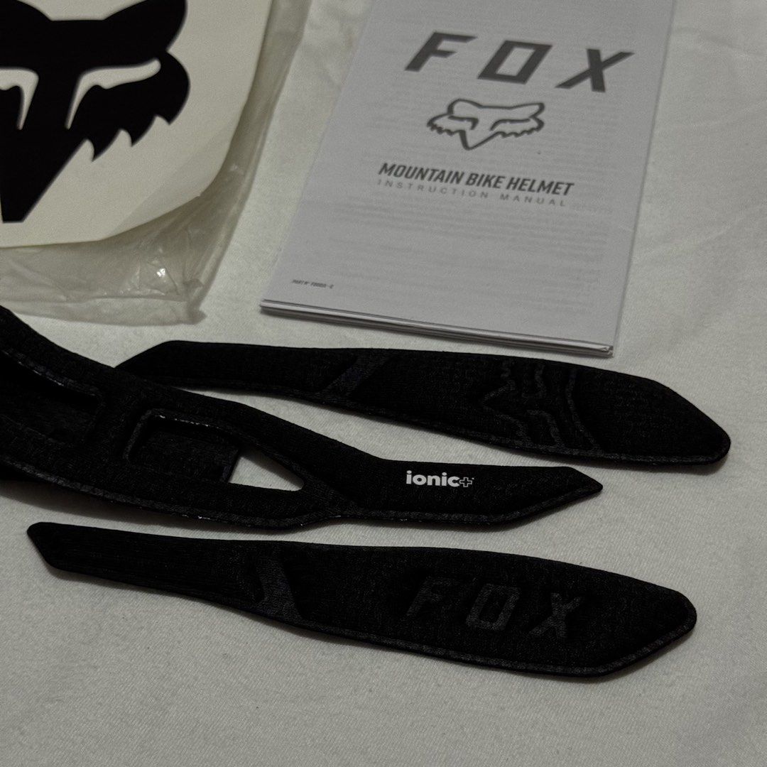 Fox Speedframe Pro Extra Padding Ionic+ liner (unused) (Category: Bicycles) located in Taguig. Submitted by premiumbrandsmanilaaa (Listing ID 1456998195, Image 2). Description: For speedframe pro Free fox logo sticker Unused Antimicrobial: Stops bacteria growth to keep the helmet smelling fresh. Moisture-Wicking: Pulls sweat away from your skin. Removable and Washable: Easy to take out and clean after a dusty or sweaty ride..