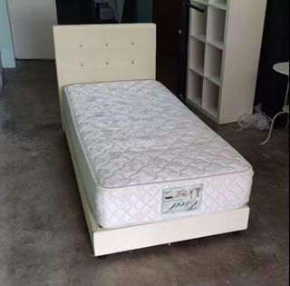 (Category: ) located in . Submitted by lbu007 (Listing ID 1457047390, Image 1). Description: .