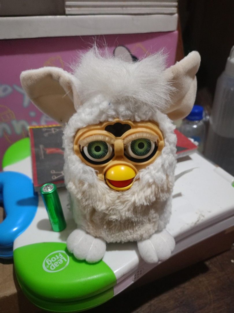Furby vintage 1998 (Category: Interactive Toys) located in Manila. Submitted by raymund2501 (Listing ID 1457003489, Image 1). Description: for sale 800 working condition.