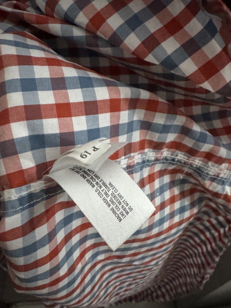 Gap Lived-In Plaid Button-Down Shirt (Category: Tshirts & Polo Shirts ) located in Quezon City. Submitted by silenttree.4bf61b (Listing ID 1457086815, Image 3). Description: 29 Length 23 Width .