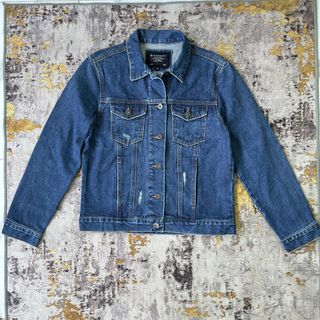 (Kategori: ) berada di . Dikirim oleh chopperthrift (ID iklan 1456969516, Gambar 1). Deskripsi: .