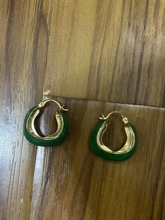 (Category: ) located in . Submitted by everythingbrandedpreloved_ (Listing ID 1457102557, Image 1). Description: .