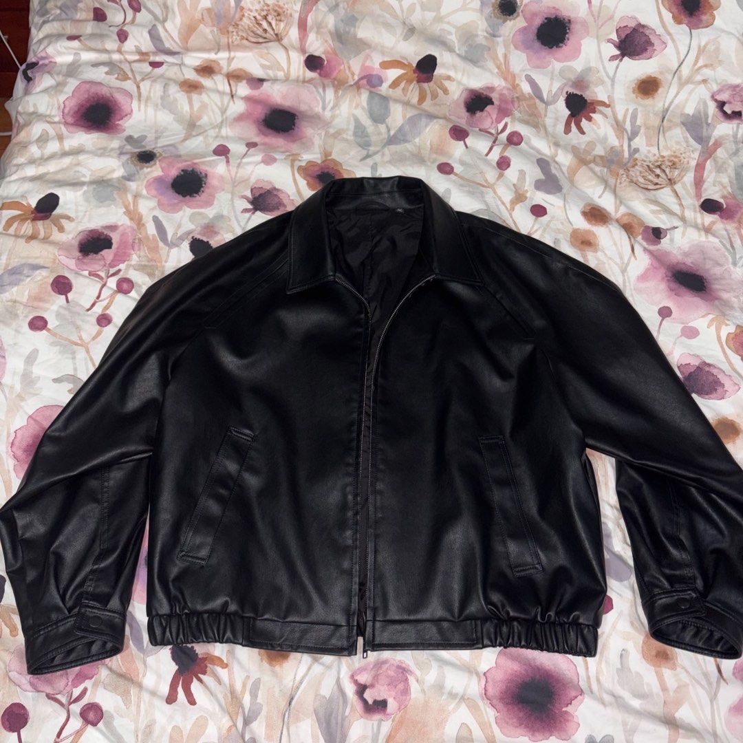 GU Leather Jacket (Category: Coats, Jackets and Outerwear) located in Quezon City. Submitted by saferabbit_425d64 (Listing ID 1457063141, Image 2). Description: Brand new GU Japan Leather Jacket 🇯🇵 ✨ Unisex ✨ Size XL ✨ Never worn / unused ✨ Bought from GU Japan — sister brand of UNIQLO ✨ Original price: ₱3,000 ✨ Selling for ₱2,700 only! ✨ No receipt — na-dispose na yung receipt For reference i’m wearing the jacket and i’m 5’8 - 69kg RFS: Pinaki