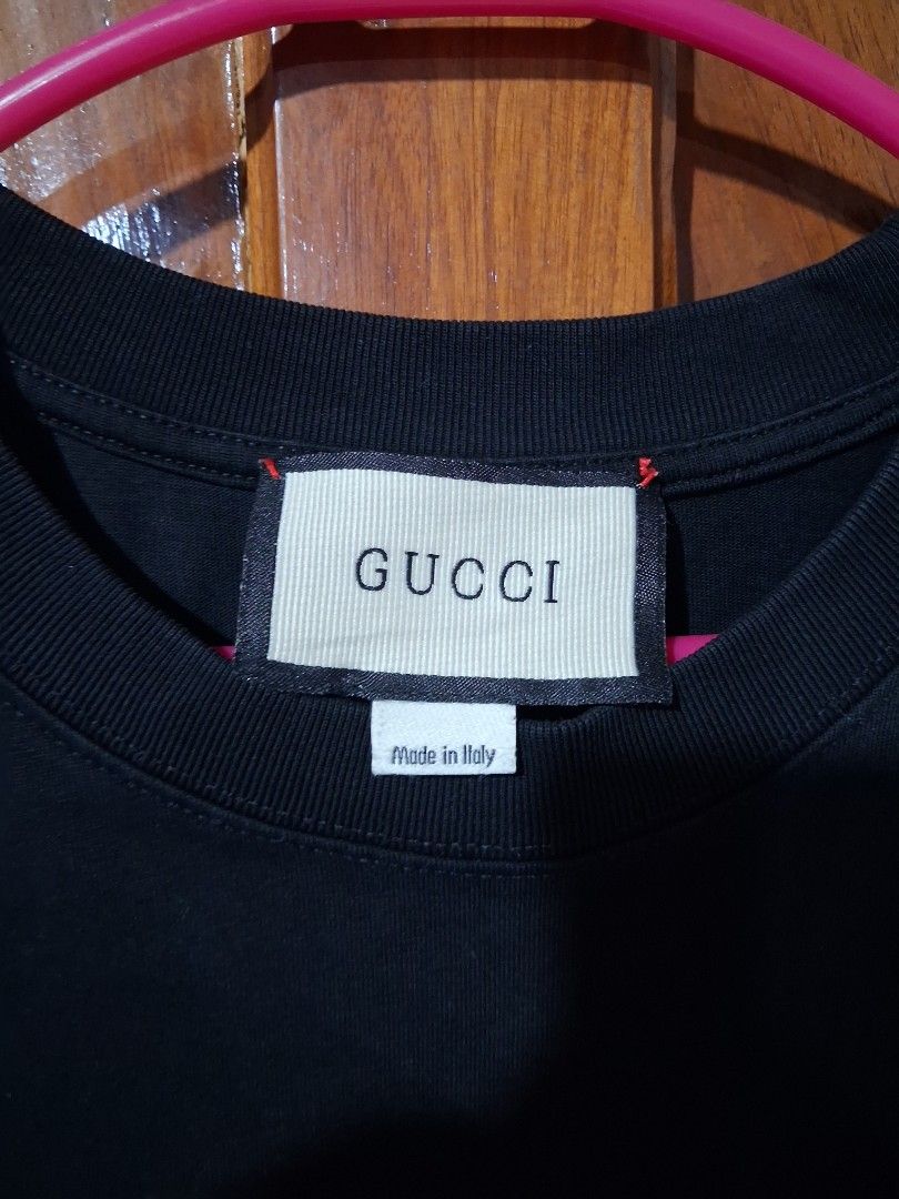 Gucci Black T-shirt (Category: Tshirts & Polo Shirts ) located in Prosperidad. Submitted by yangbai (Listing ID 1457104411, Image 2). Description: Gucci T-shirt color rate 10/10 dimes 21/27 excellent condition .
