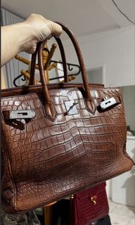 (Category: ) located in . Submitted by chrs.bags (Listing ID 1457097175, Image 1). Description: .