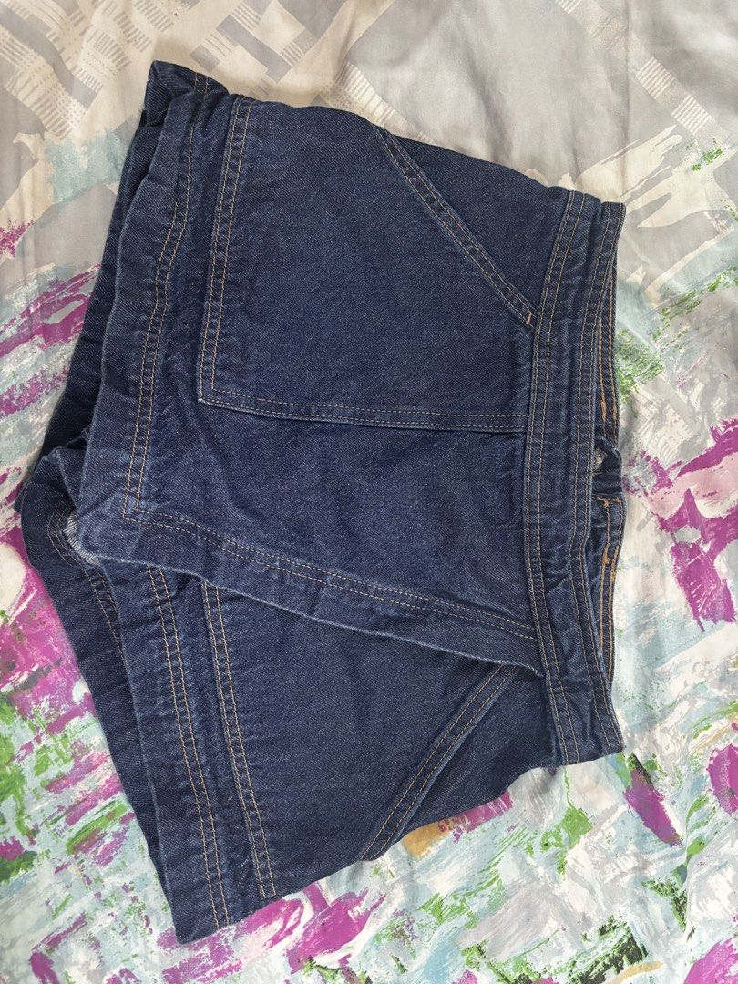 H&M Denim Skort (Category: Skirts) located in Marikina City. Submitted by minsh113 (Listing ID 1457023048, Image 1). Description: .
