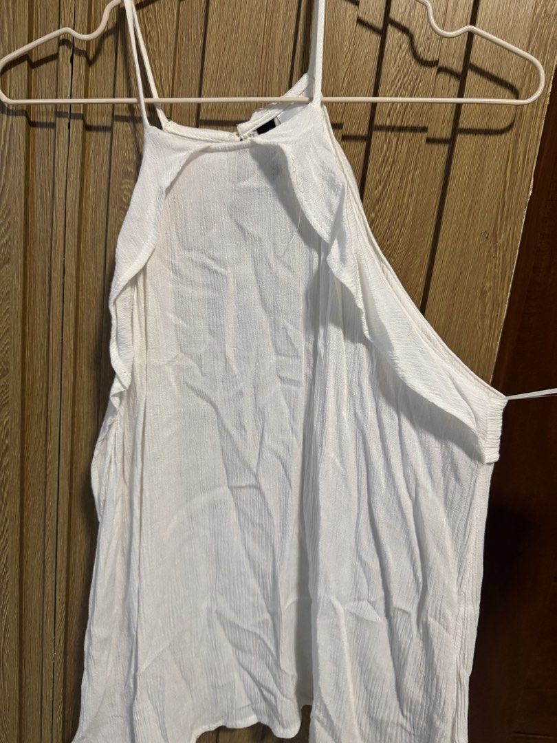 H&M White Long Halter Top (Category: Sleeveless) located in Paranaque City. Submitted by prelovedbye__ (Listing ID 1457085690, Image 2). Description: With small stain (seen on pic).