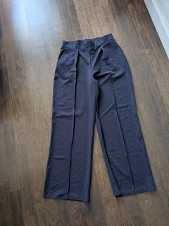 (Category: ) located in . Submitted by closetcurations (Listing ID 1456958313, Image 1). Description: .