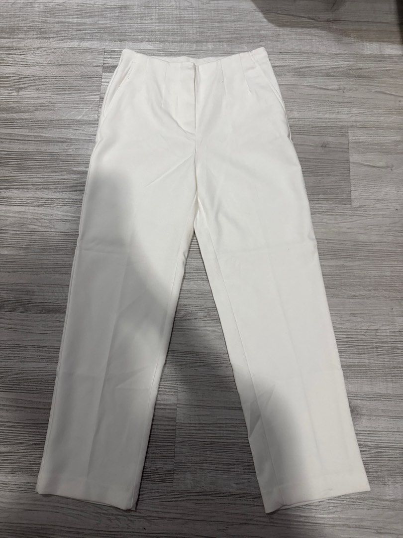 OG H&M Women White Trousers (Category: Other Bottoms) located in Quezon City. Submitted by secondchanceplease (Listing ID 1457064350, Image 2). Description: washed but never used Waistline: 12.5in flatlaid 14in stretch Length: 35in.