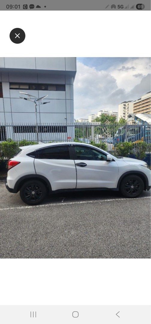 Honda Vezel 1.5 X Honda Sensing [2018 FL] (A) (Category: Used Cars) located in Singapore. Submitted by 26hdnk5vjh56296 (Listing ID 1456958824, Image 1). Description: 本人是车主想卖掉这辆车，车保养的很好，有意请联系.