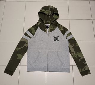 (Category: ) located in . Submitted by pemburu-bundle89 (Listing ID 1457122710, Image 1). Description: .