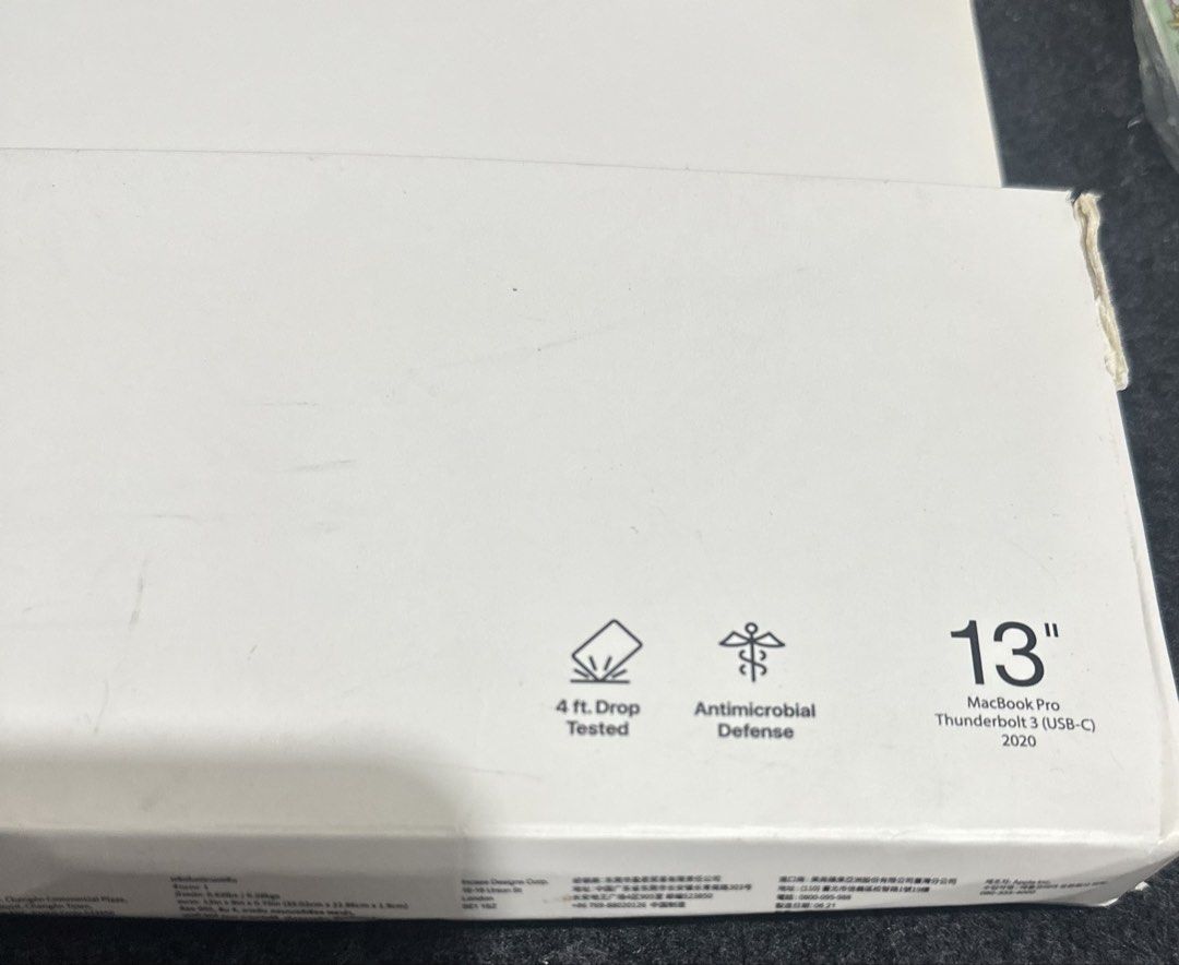 Incase Reform Hardshell for 13" MacBook Pro Thunderbolt 3 (USB-C) 2020 (Category: Laptop Bags & Sleeves) located in Caloocan City. Submitted by euphoriaxxxxx (Listing ID 1457040650, Image 3). Description: - Incase Reform Hardshell Case - Fits 13-inch MacBook Pro (2020, Thunderbolt 3/USB-C models) - 4ft drop tested protection - Antimicrobial defense - Translucent grey color - Durable hardshell design NEVER BEEN USED NO ISSUE.