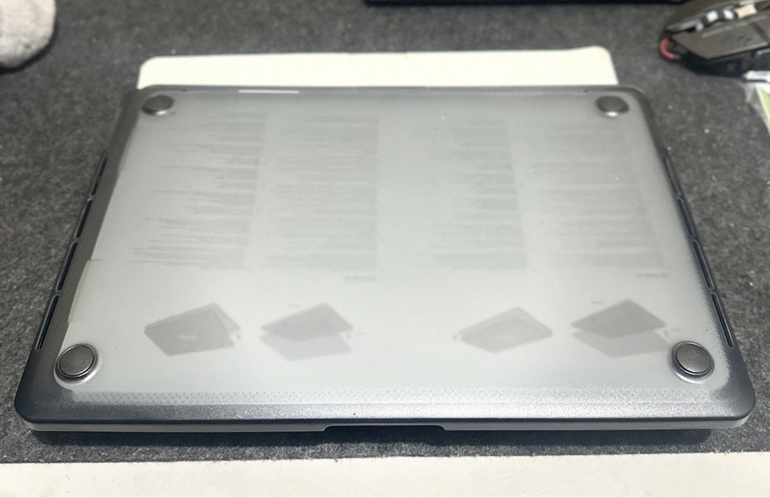 Incase Reform Hardshell for 13" MacBook Pro Thunderbolt 3 (USB-C) 2020 (Category: Laptop Bags & Sleeves) located in Caloocan City. Submitted by euphoriaxxxxx (Listing ID 1457040650, Image 2). Description: - Incase Reform Hardshell Case - Fits 13-inch MacBook Pro (2020, Thunderbolt 3/USB-C models) - 4ft drop tested protection - Antimicrobial defense - Translucent grey color - Durable hardshell design NEVER BEEN USED NO ISSUE.