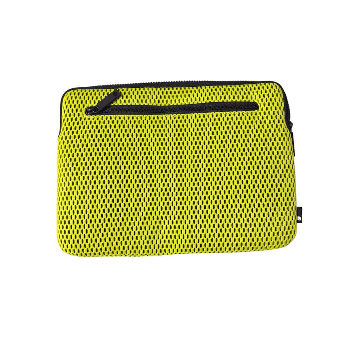 Incase Tablet Sleeve 12.5inches (Category: Cases & Sleeves) located in Paranaque City. Submitted by dalle_closet (Listing ID 1456998777, Image 1). Description: size: 12.5 inches slightly used.