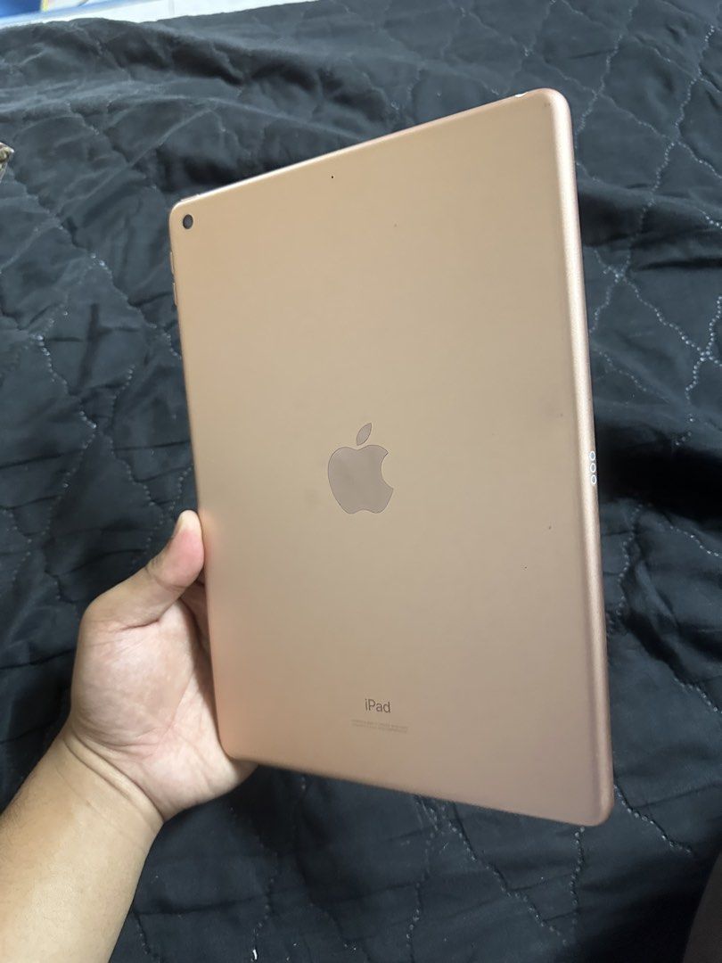 iPad (8th generation) (Category: iPad) located in Bota. Submitted by azrulaiman (Listing ID 1457086723, Image 2). Description: iPad (8th generation) - Color: RoseGold - Storage: 32GB - Condition: Good - Perfect for browsing, work, and entertainment - Location ; Kepong.