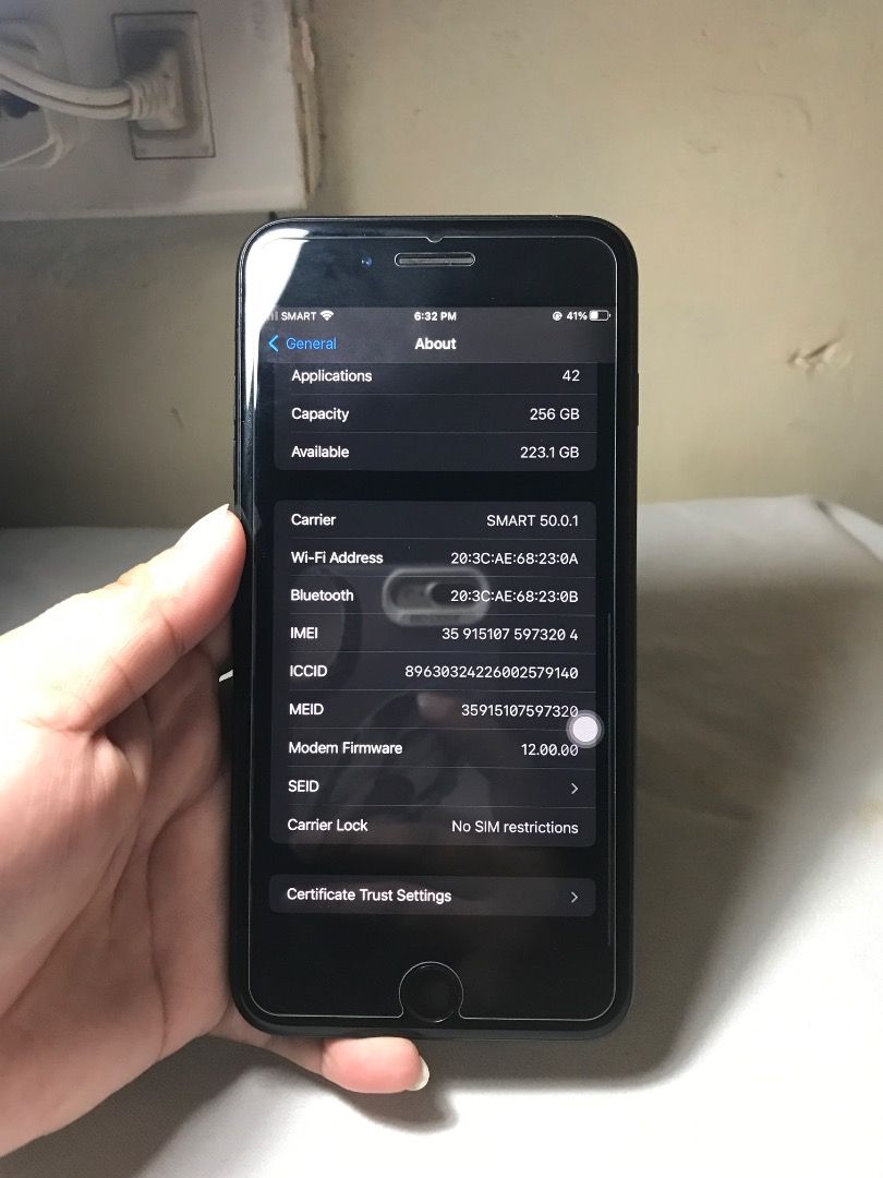 Iphone 7plus 256 GB (Category: iPhone 7 Series) located in Manila. Submitted by newwater.adc3cb (Listing ID 1457062932, Image 3). Description: Iphone 7plus 256gb in black | fu - 100bh - Japan variant - No sim restrictions - clear camera back and front - True tone working - Fingerprint working - minimal gasgas (as in kinis pa niyan) honest issue - mabagal lang mag open back cam pero like seconds to minute lang LAST PRICE‼️ 4,500 rfs - need funds m