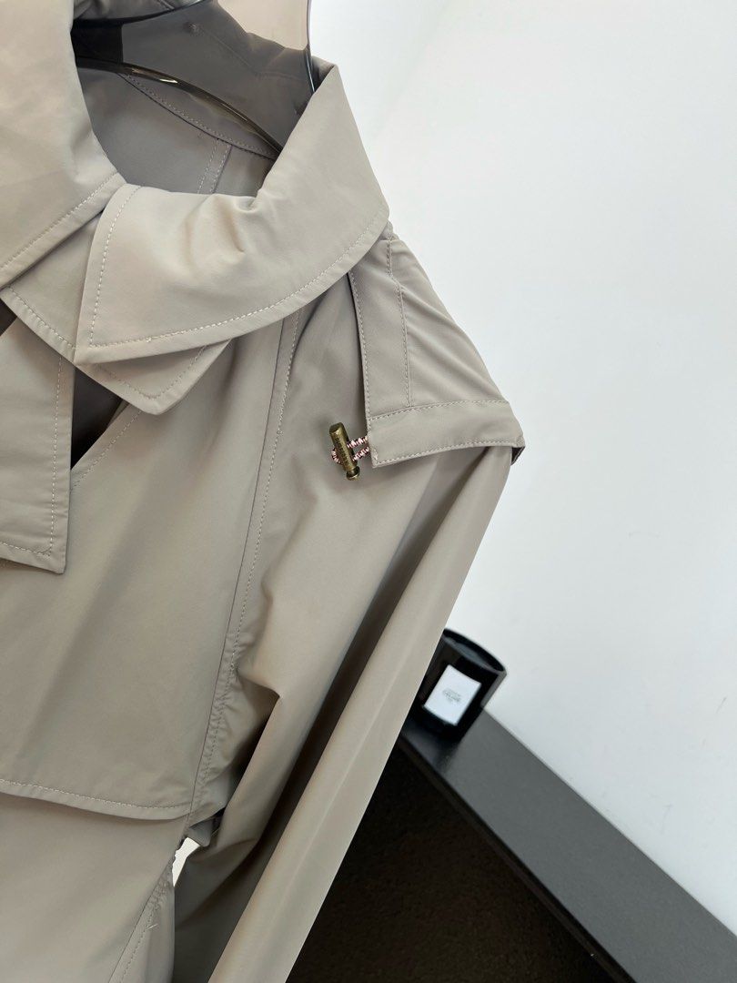 Jacket cuhg7 (Category: Coats, Jackets and Outerwear) located in Singapore. Submitted by yejasmine (Listing ID 1456987521, Image 3). Description: .