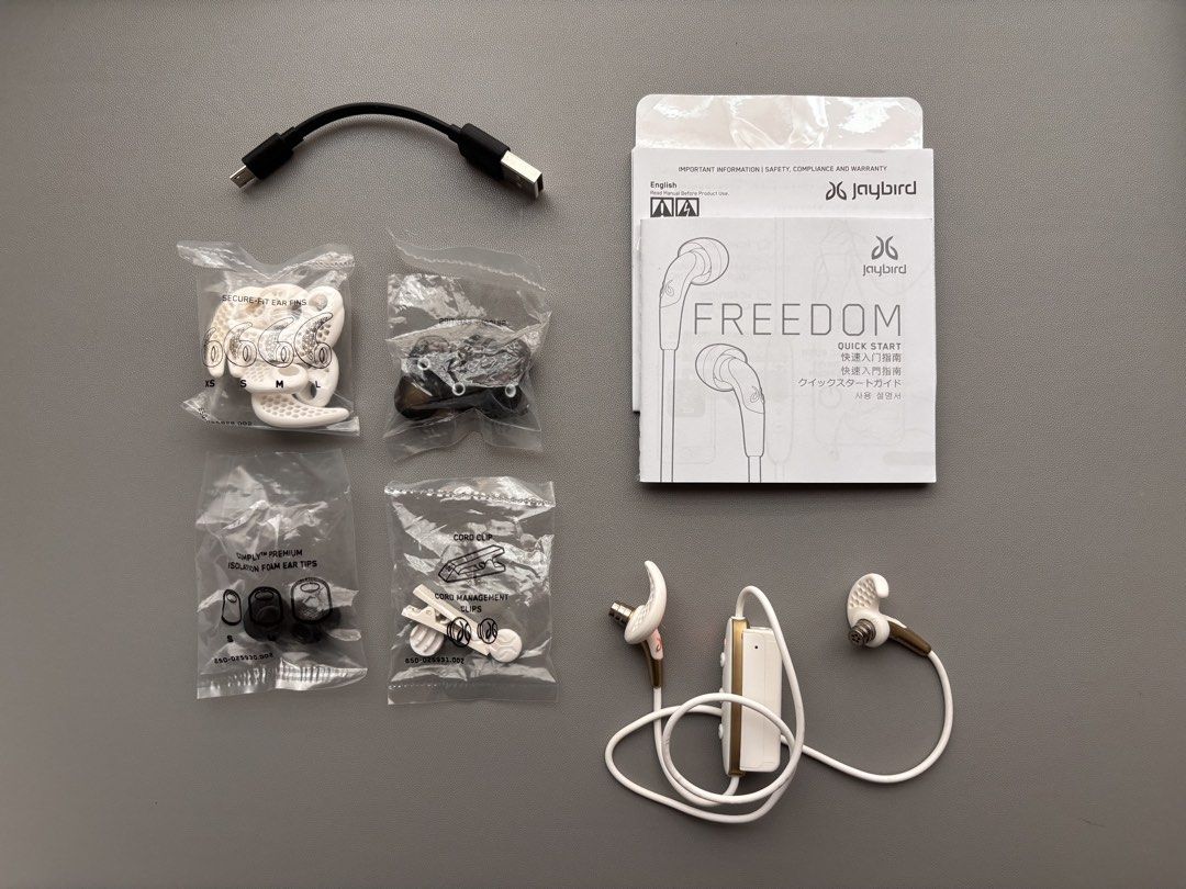 Jaybird Freedom F5 Wireless Bluetooth Earbuds (Category: Earphones) located in Quezon City. Submitted by shannon.59 (Listing ID 1456965733, Image 2). Description: - Jaybird Freedom - Wireless Bluetooth connectivity - Missing a few ear tips & the black pouch but otherwise complete - 100% functional RFS: Initially used it for running but I don’t anymore MOP: GoTyme, Maribank, GCash.