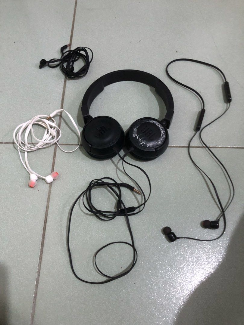 JBL authentic Headphone and earphones bundle set (Category: Headphones & Headsets) located in Quezon City. Submitted by markgolveo (Listing ID 1456960302, Image 1). Description: JBL authentic Headphone and earphones bundle set No set breaking Selling as bundle only Set includes JBL headphones wired good quality output working left and right and mic button JBL neck band bluetooth working properly good battery life, missing rubber charging cover JB