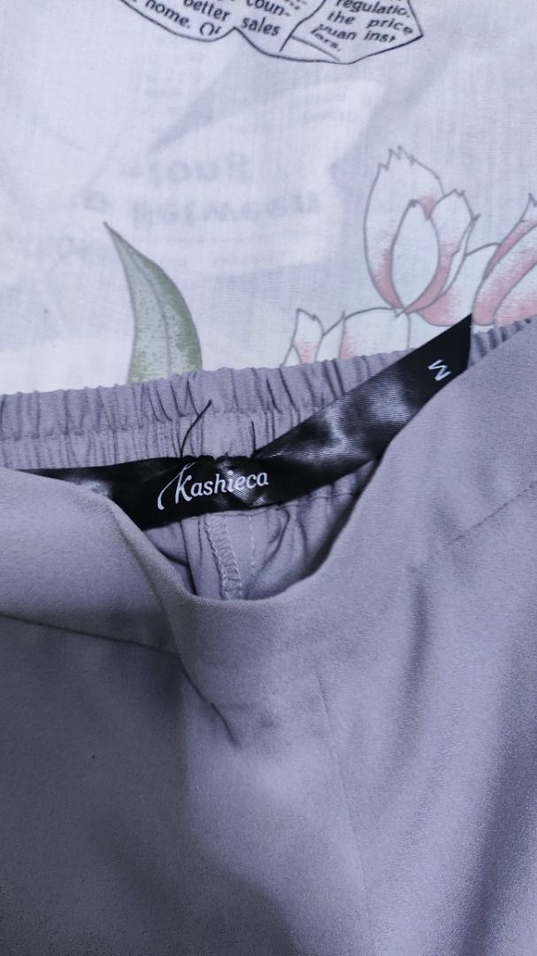 Kashieca wide leg trousers (Category: Other Bottoms) located in Makati City. Submitted by declutterwithcath (Listing ID 1457067093, Image 3). Description: -Only used once .