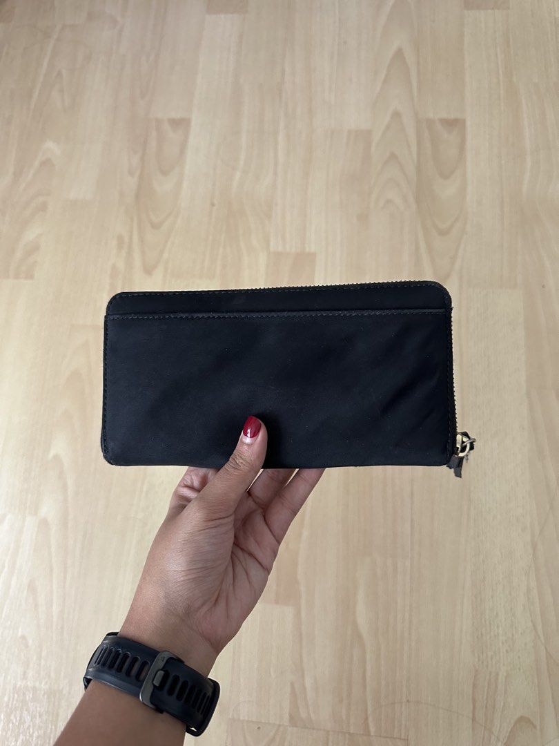 Kate Spade Black Nylon Zip Wallet (Category: Wallets & Card holders) located in Quezon City. Submitted by tangled8 (Listing ID 1456998720, Image 2). Description: .