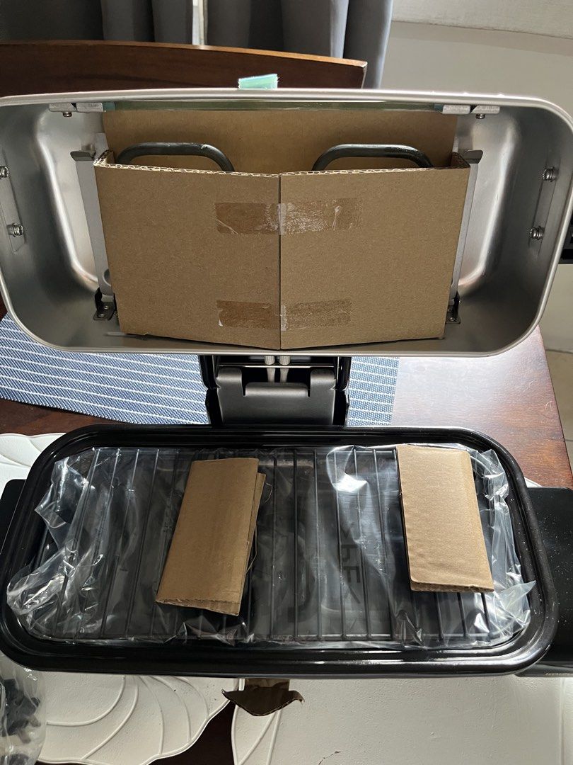 Koizumi Slim Roaster (Category: BBQ, Grills & Hotpots) located in Dasmarinas. Submitted by caitswardrobe (Listing ID 1457069503, Image 2). Description: Koizumi Slim Roaster Used for roasting/grilling food Never nagamit, bought this for 6k+.