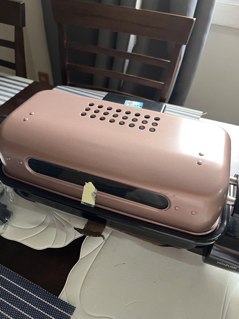 Koizumi Slim Roaster (Category: BBQ, Grills & Hotpots) located in Dasmarinas. Submitted by caitswardrobe (Listing ID 1457069503, Image 1). Description: Koizumi Slim Roaster Used for roasting/grilling food Never nagamit, bought this for 6k+.