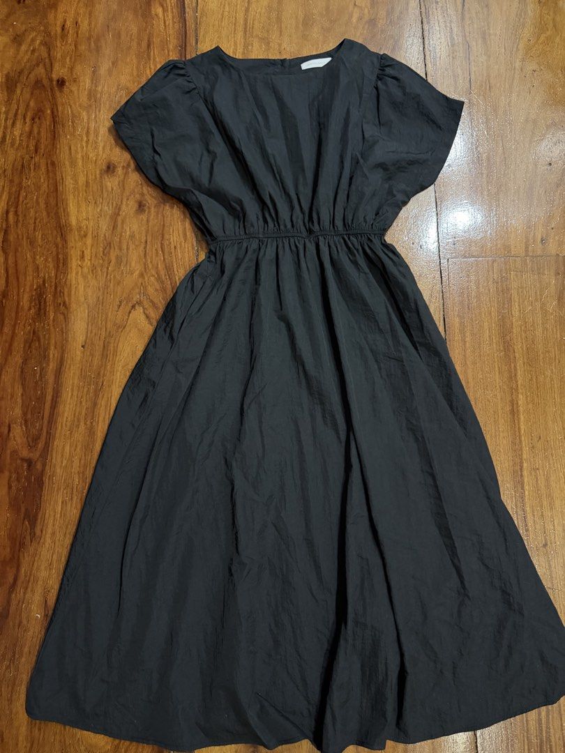 Korean by monologue black maxi dress (Category: Dresses) located in Quezon City. Submitted by prettyme23 (Listing ID 1457059365, Image 1). Description: bought in korea freesize nice fabric can fit small to large .