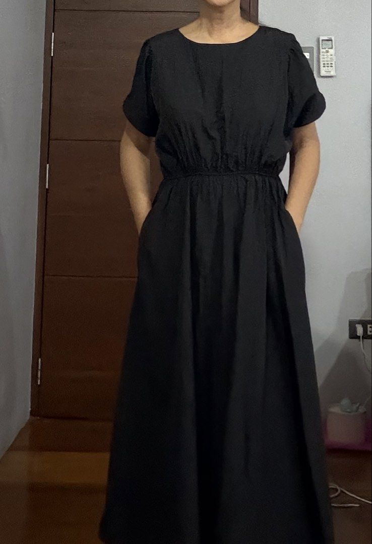Korean by monologue black maxi dress (Category: Dresses) located in Quezon City. Submitted by prettyme23 (Listing ID 1457059365, Image 3). Description: bought in korea freesize nice fabric can fit small to large .