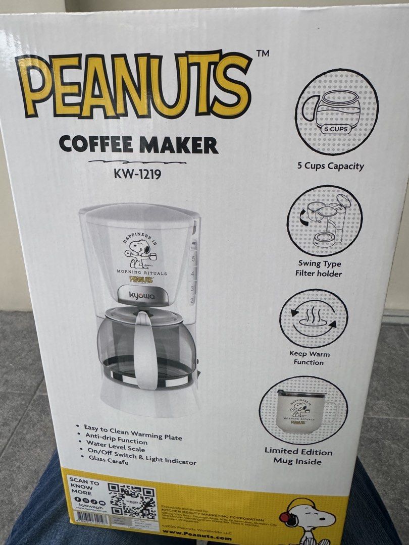 Kyowa Peanuts Coffee Maker with free mug (Category: Coffee Machines & Makers) located in Las Pinas. Submitted by vanethneth (Listing ID 1457078651, Image 2). Description: 600ml or 5 cups Capacity Swing Type Filter Holder Easy to Clean Warming Plate Keep Warm Function Non-drip Valve Water Level Scale On/Off Switch & Light Indicator Glass Jar Specifications: Item Model: KW-1219 Voltage Rating: 230Va.c 60Hz Product Dimension: 21.5cm x 13.5cm x 26cm 