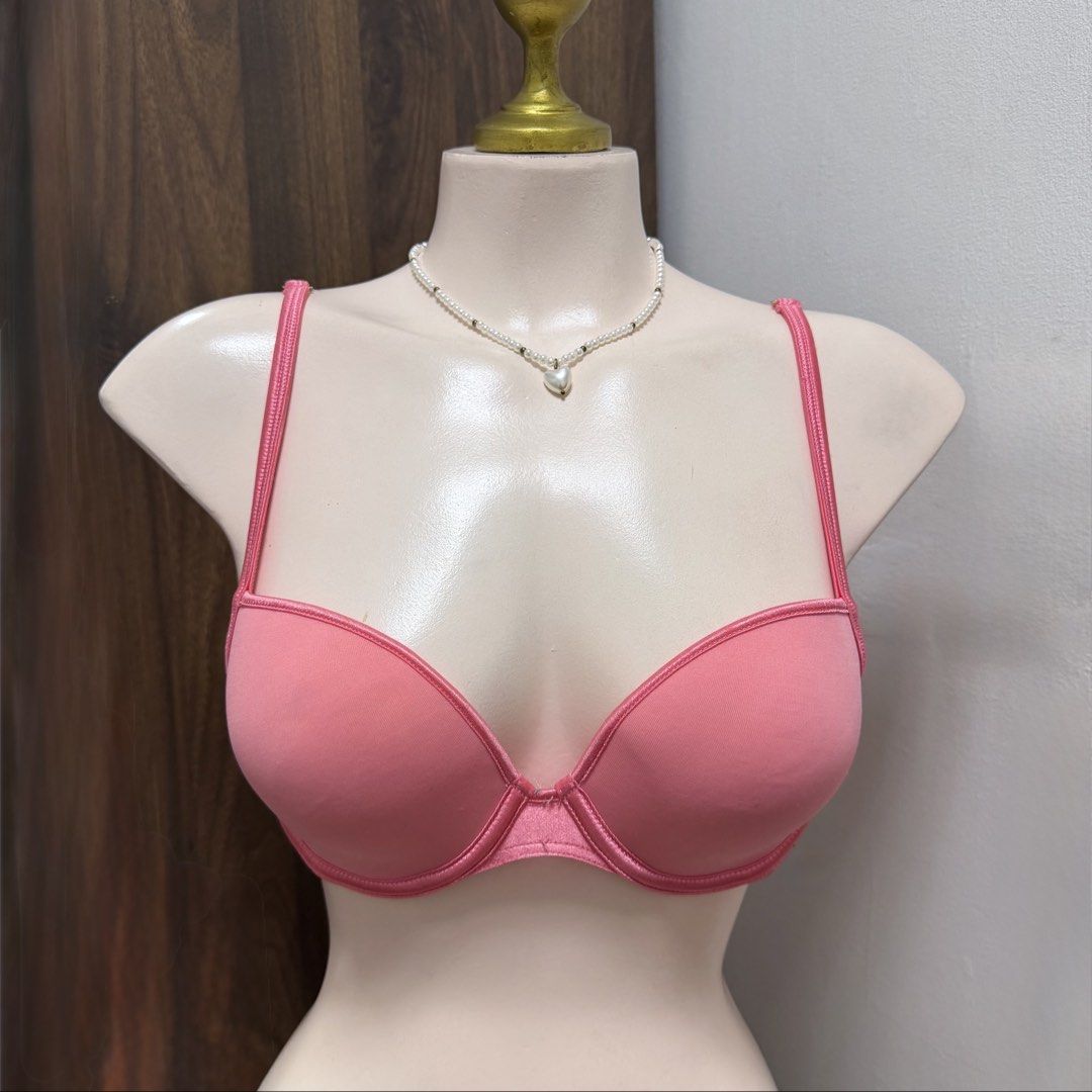 LA SENZA Pink Underwired Demi Bra [34B] (Category: Undergarments & Loungewear) located in Malabon City. Submitted by k_intimates (Listing ID 1457102261, Image 1). Description: Details: • Size 34B / wired / regular padding • Light transfer stain on the side wing (check 5th pic) • Pink underwire push-up bra features a smooth molded cup design with thin adjustable straps and clean top-edge binding..