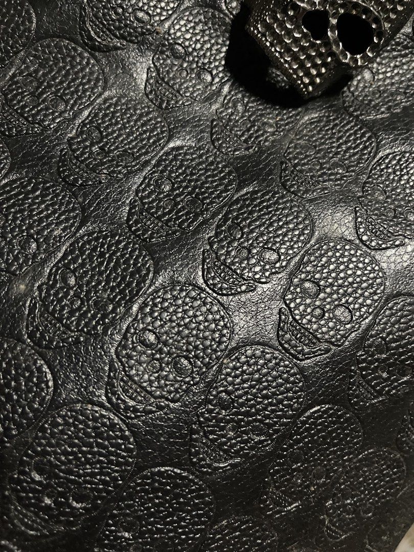 Large Capacity Leather Skull Bag (Category: Tote Bags) located in Alaminos. Submitted by marlborolights273 (Listing ID 1457024442, Image 3). Description: Bought this on (S) - Black App LOL Got tired of it, barely used! Large capacity, great for outings (swag purposes). Will update description once I got the full measurement (LXW).