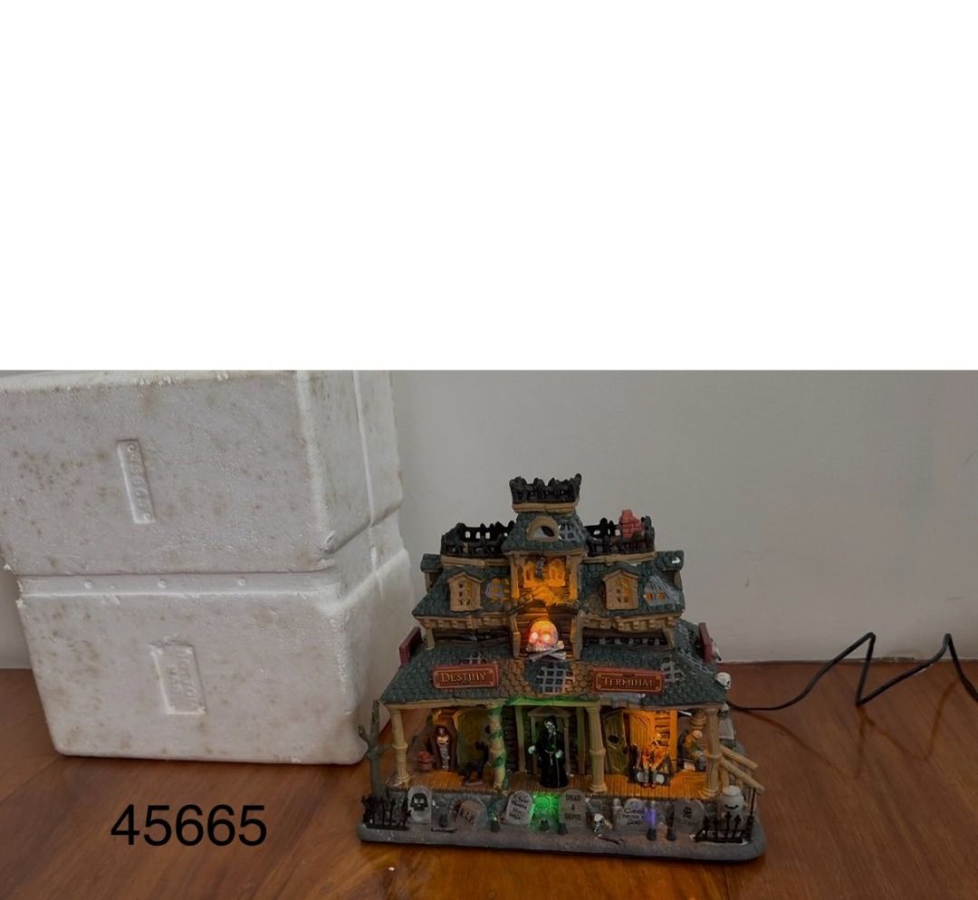Lemax 45665 Terminal (Category: Figurines & Statues) located in Manila. Submitted by prelovedsecondhand.ph (Listing ID 1457052351, Image 2). Description: New (open box).