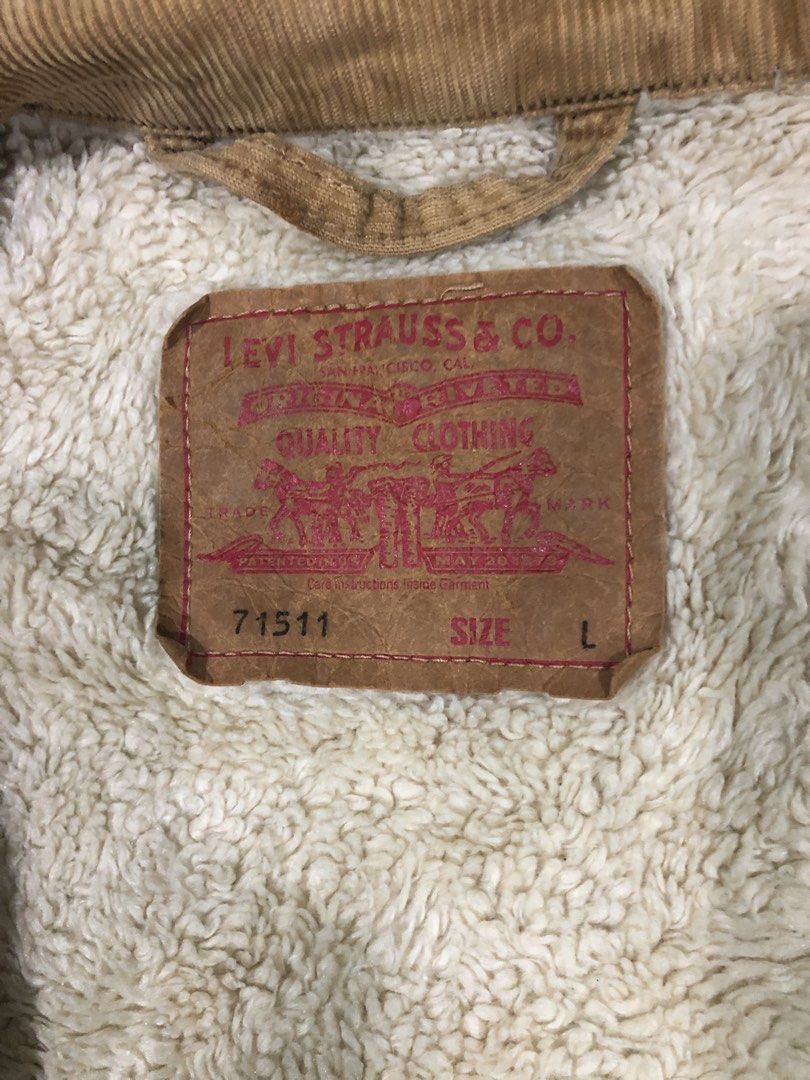 Levis (Category: Coats, Jackets and Outerwear) located in Kuala Lumpur. Submitted by ahsanggauc49920 (Listing ID 1457061252, Image 3). Description: Jaket Levis Brussel Size : P23 / L27 Sila PM tuk keterangan lanjut.