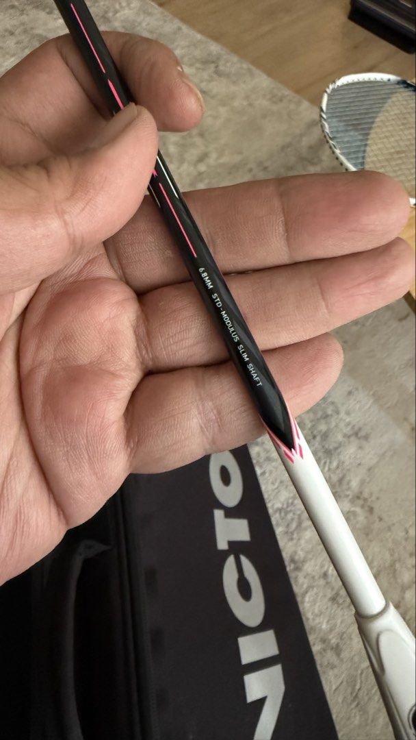 Lining Halbertec 2000 (Category: Other Sports Equipment and Supplies) located in Singapore. Submitted by zolzola (Listing ID 1456993087, Image 3). Description: Luning Halbertec 2000 Strung with Lining No1 Boost 27lbs.