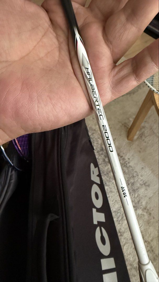 Lining Halbertec 2000 (Category: Other Sports Equipment and Supplies) located in Singapore. Submitted by zolzola (Listing ID 1456993087, Image 2). Description: Luning Halbertec 2000 Strung with Lining No1 Boost 27lbs.
