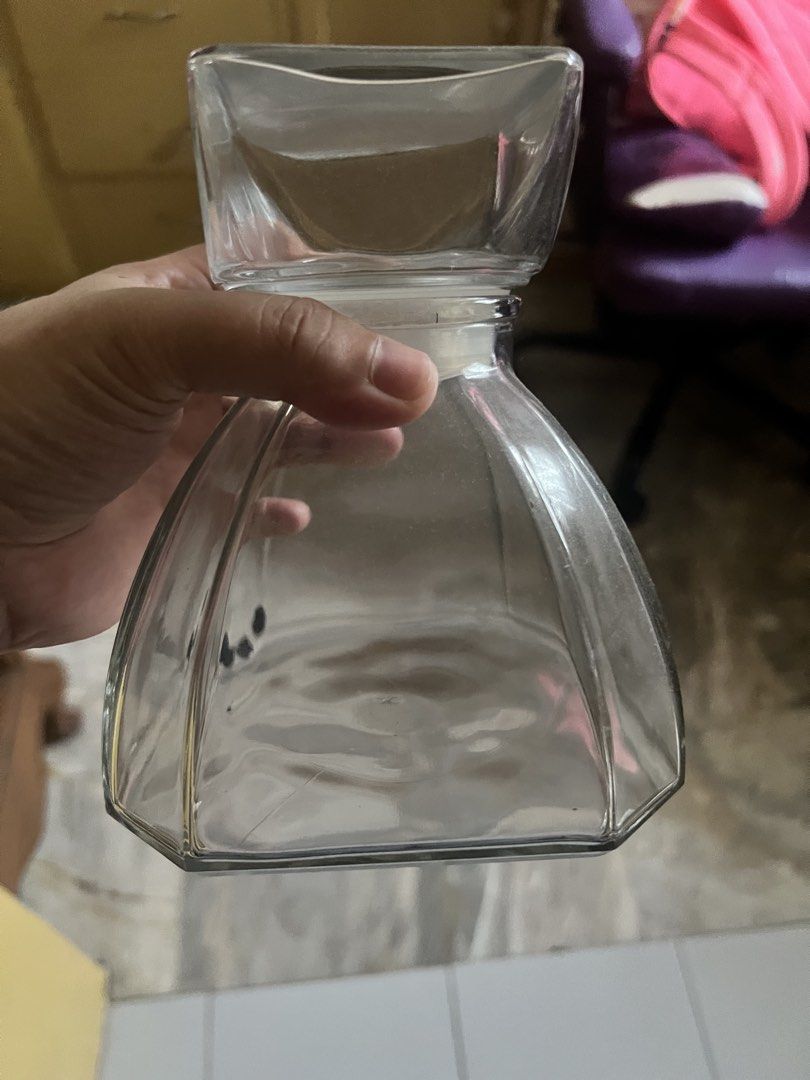 Liquid or candy Jar (Category: Food Organization & Storage) located in Paranaque City. Submitted by arianem031087 (Listing ID 1456986643, Image 1). Description: Item no damage. Not 100% used..
