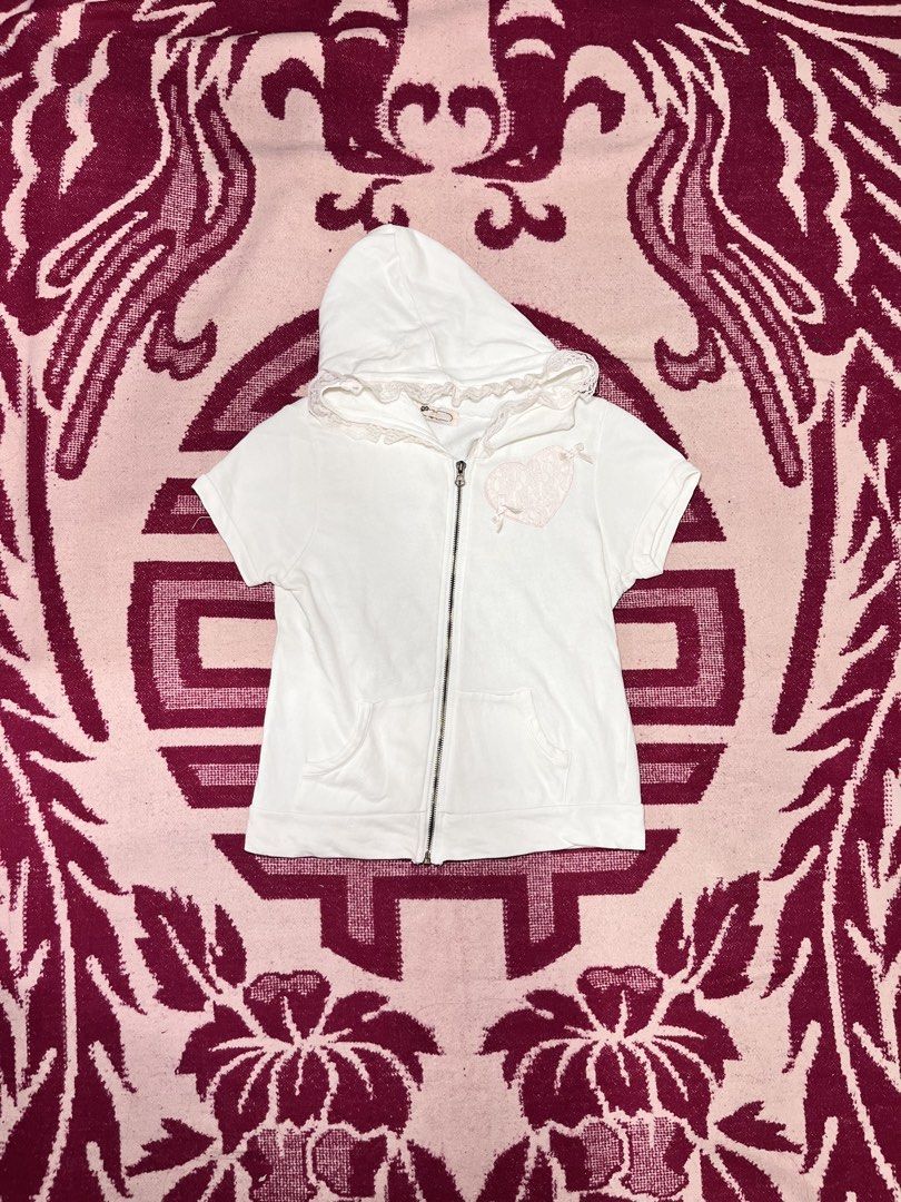 Liz lisa short sleeve (Category: Others Tops) located in Naga. Submitted by it_station (Listing ID 1457114814, Image 3). Description: .
