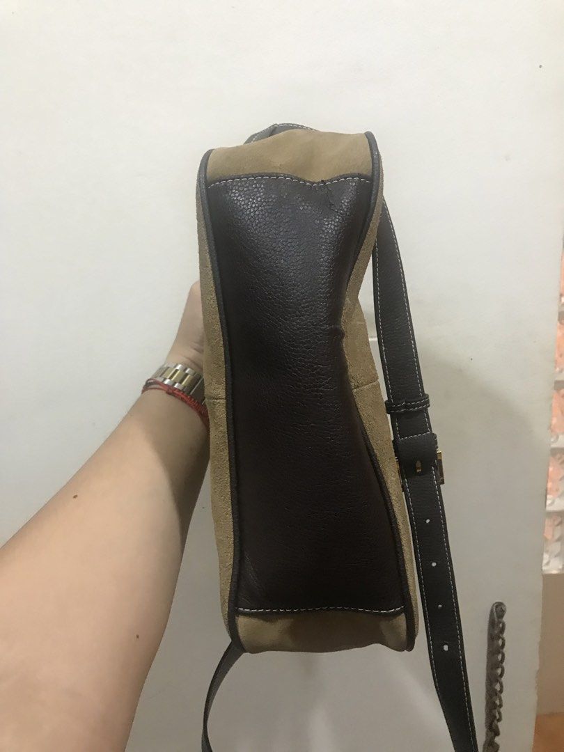 Loewe Suade Tan and Leather Accent Gold Hardware (Category: Luxury Bags & Wallets) located in Quezon City. Submitted by wealthman8888 (Listing ID 1457016546, Image 2). Description: Sf Buyer shoulder Gold hardware Loewe Suade tan Leather accent Cowhide vinatge Early 2000's.