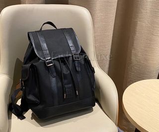 (Category: ) located in . Submitted by fashion.luxe (Listing ID 1457124038, Image 1). Description: .