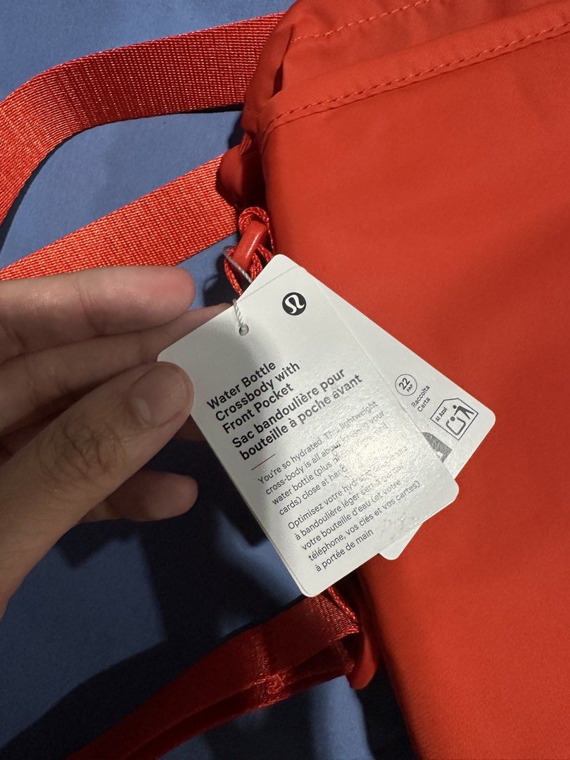 Lululemon Water Bottle Crossbody with Front Pocket (Category: Cross-body Bags) located in Paranaque City. Submitted by violetpenny (Listing ID 1457095381, Image 3). Description: Bought in US Brand new Extra.