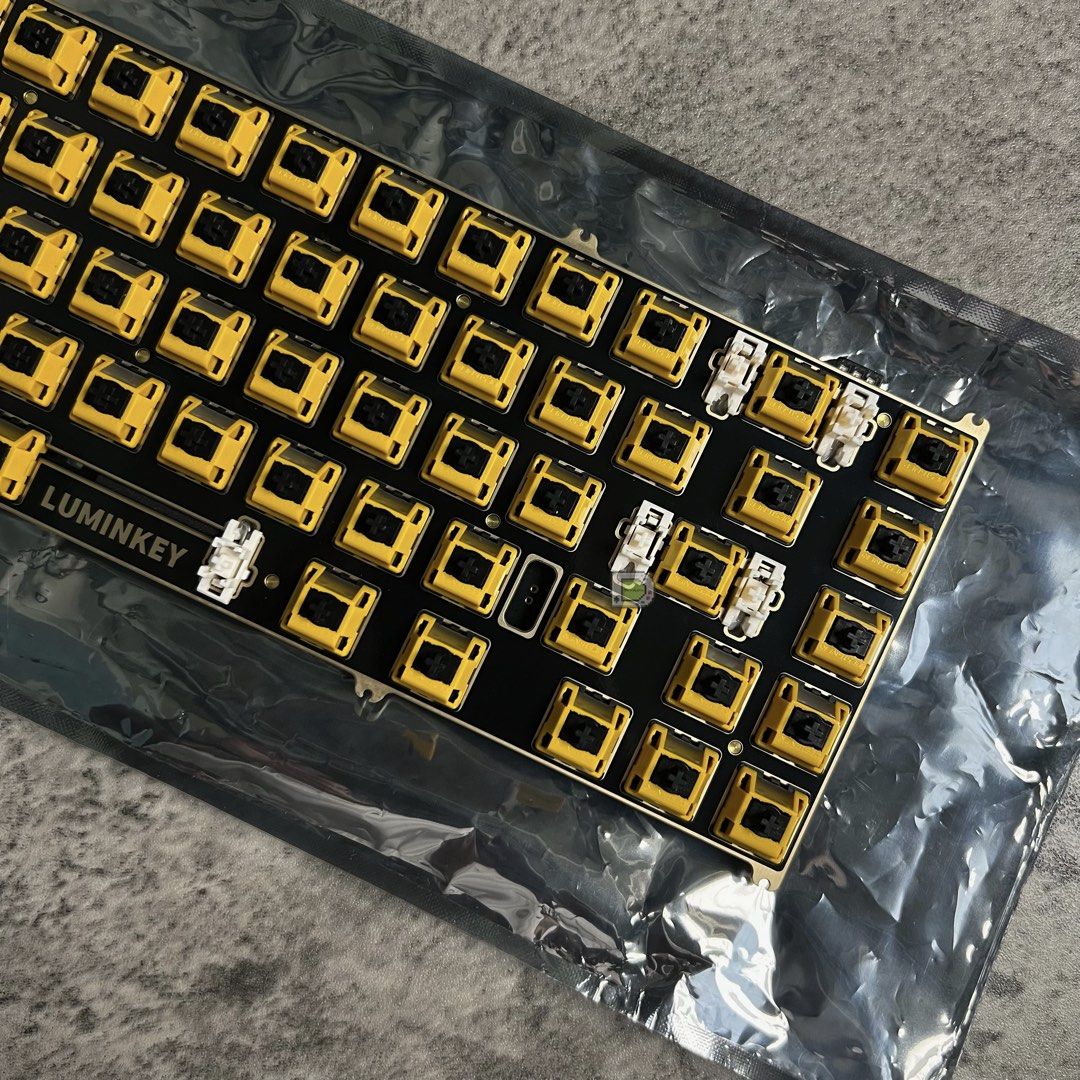 Luminkey65 Hall Effect PCB Upgrade Kit (Category: Computer Keyboard) located in Malabon City. Submitted by davidsoria (Listing ID 1457129094, Image 3). Description: Luminkey65 Hall Effect PCB Upgrade Kit Price: 4,000 • New • Unsealed just to take photos • Magnetic Hall Effect PCB — precision adjustable actuation • Includes Magnetic Switches — complete performance upgrade • Rapid Trigger & SOCD Support — competitive control • 8K Polling Rate — ult