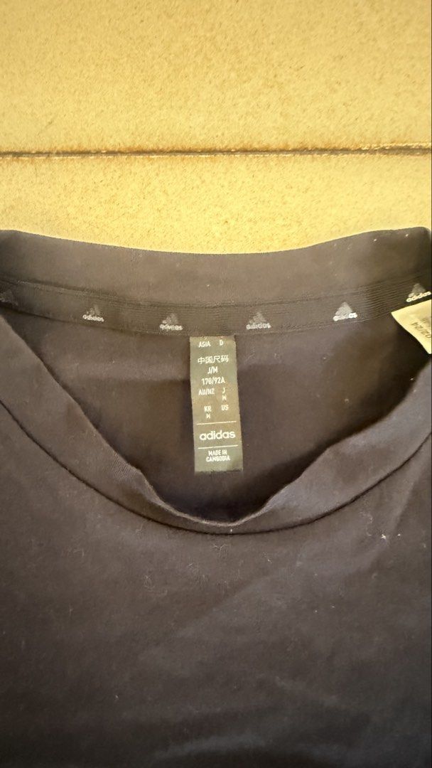 M| ADIDAS BASIC TEE (Category: Tshirts & Polo Shirts) located in Singapore. Submitted by seweykicks (Listing ID 1456996687, Image 3). Description: M| ADIDAS BASIC TEE Authentic Measurements: JPN M KR M 170/92A *No Tryon* Self Collect (Bulk Buy can discuss) ‼️Prices negotiable when purchasing multiple items.